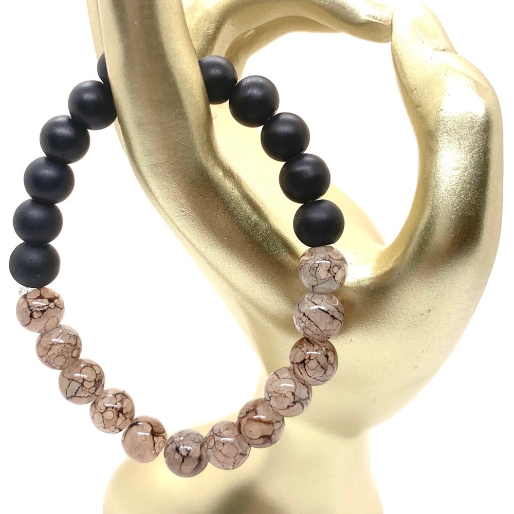 [Black Sand] Luxurious Matte Onyx & Crackle Glass Beaded Bracelet